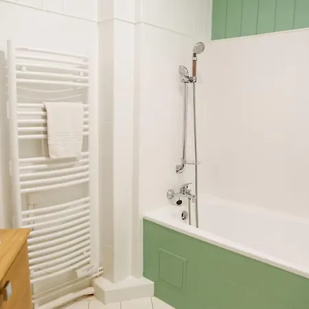 Les Remparts Catalan - 3 Bedrooms, Centre Apartment Perpignan